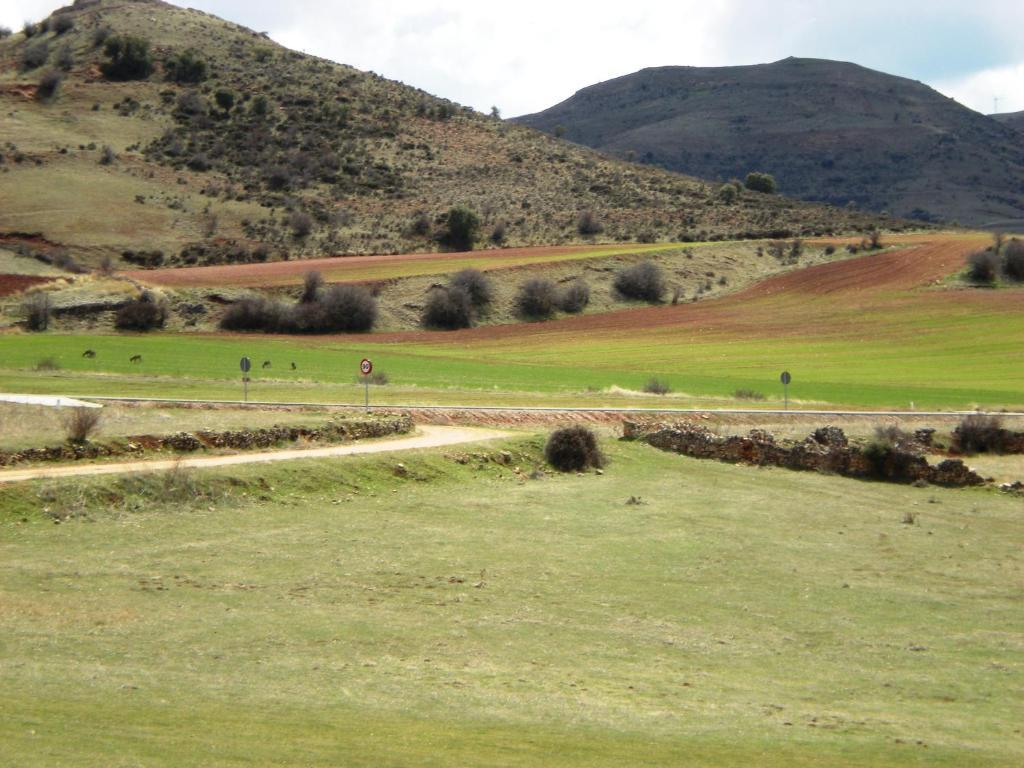 Hotel Los Arrenes De Tarancueña מראה חיצוני תמונה